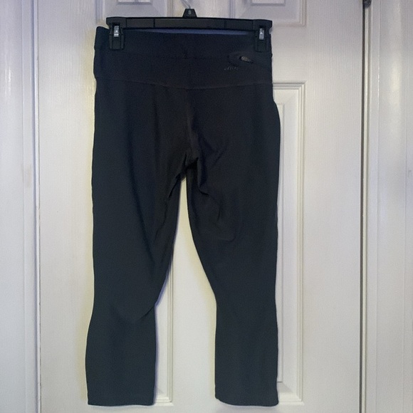 Nike Capri Dri-Fit  "Just Do It' Athletic Leggings Size M - Picture 2 of 9